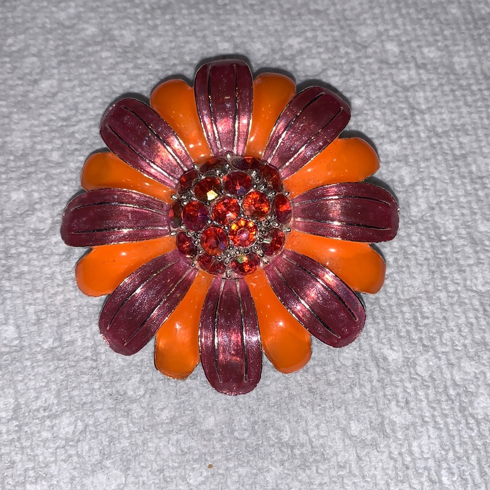 Flower brooch